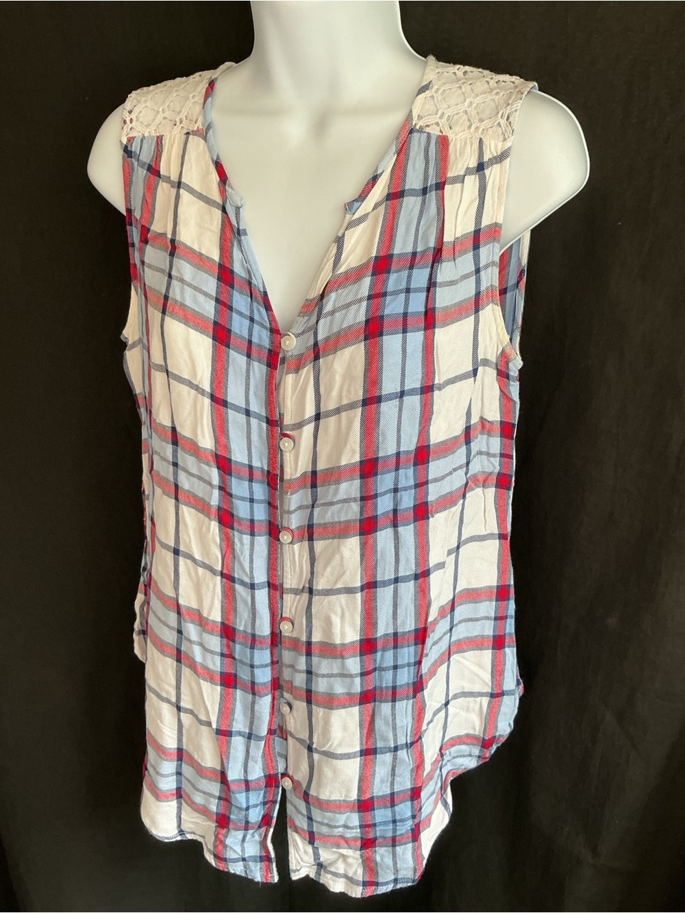 Como Vintage Plaid Sleeveless Button-Front Top in White, Light Blue and Red